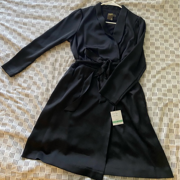 Taylor Wrap Dress - Picture 5 of 7